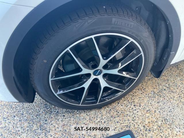 Tesla MODEL Y 2023-02 2101270-8