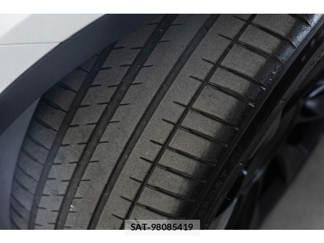 Tesla MODEL Y 2023-03 4990906-13
