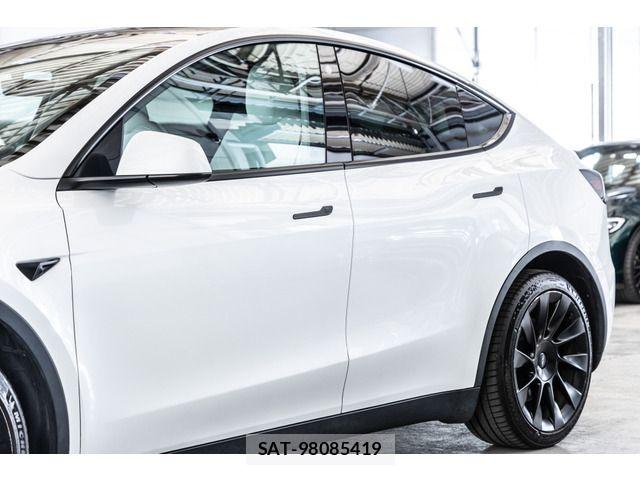 Tesla MODEL Y 2023-03 4990906-16