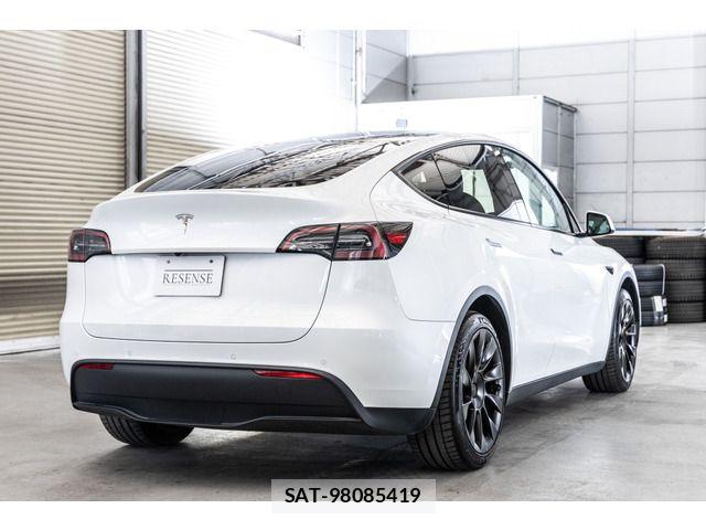 Tesla MODEL Y 2023-03 4990906-2