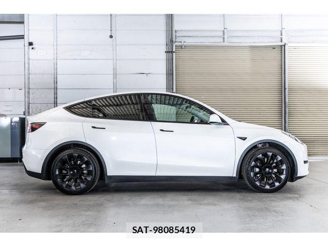 Tesla MODEL Y 2023-03 4990906-5
