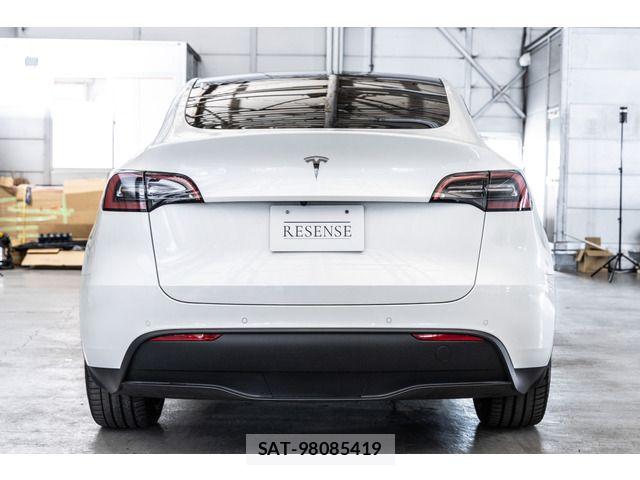Tesla MODEL Y 2023-03 4990906-6