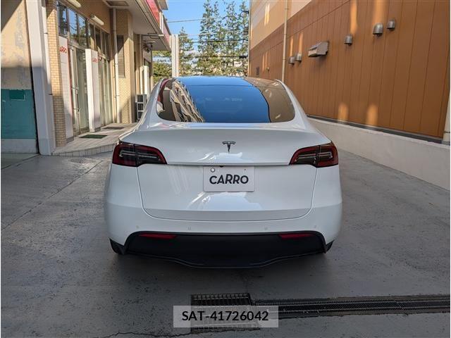 Tesla MODEL Y 2023-06 5880979-9