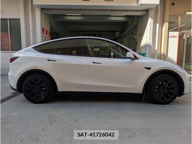Tesla MODEL Y 2023-06 5880979-11