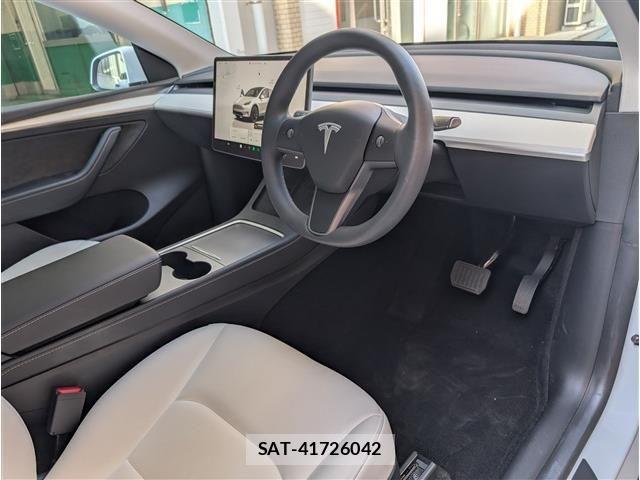 Tesla MODEL Y 2023-06 5880979-18
