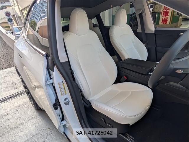 Tesla MODEL Y 2023-06 5880979-2