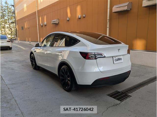 Tesla MODEL Y 2023-06 5880979-8