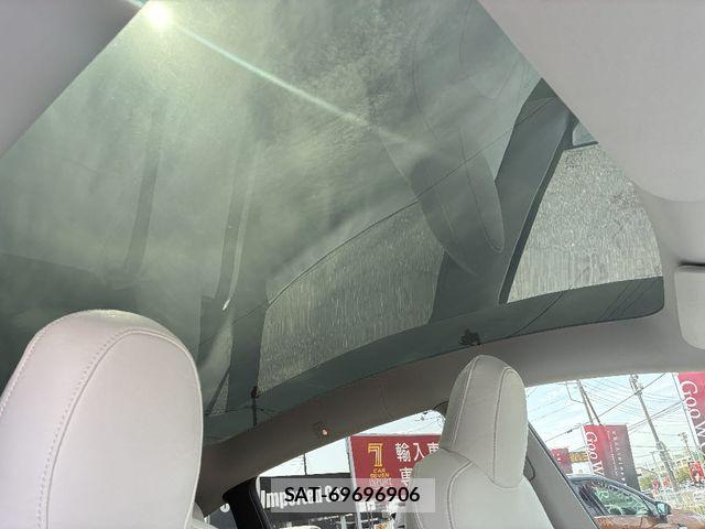 Tesla MODEL Y 2025-01 6504178-15