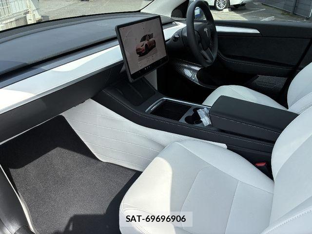 Tesla MODEL Y 2025-01 6504178-16