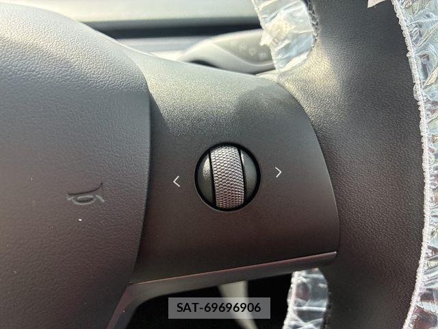 Tesla MODEL Y 2025-01 6504178-27