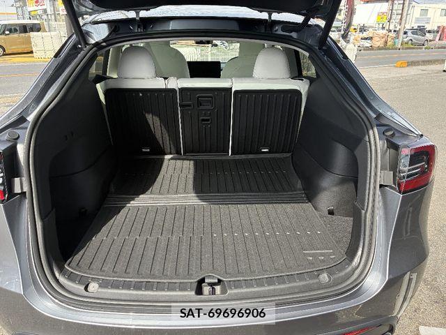 Tesla MODEL Y 2025-01 6504178-5