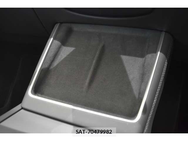 Tesla MODEL Y 2025-12 6615256-16