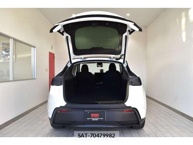 Tesla MODEL Y 2025-12 6615256-18