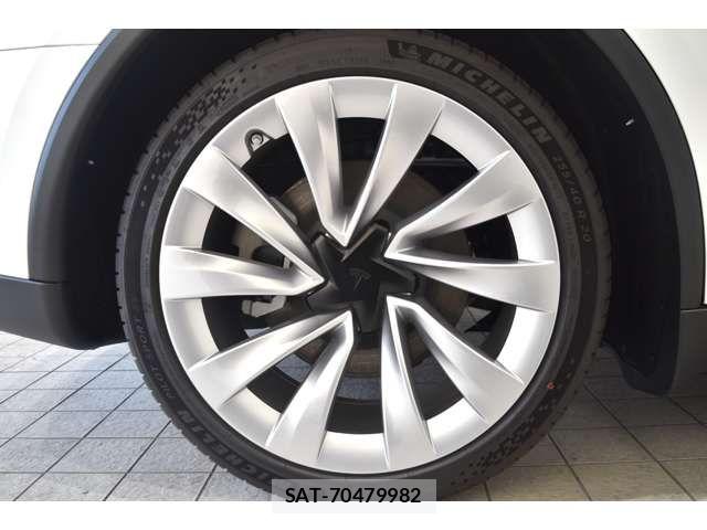 Tesla MODEL Y 2025-12 6615256-19
