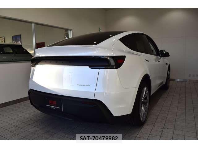 Tesla MODEL Y 2025-12 6615256-8