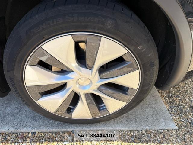 Tesla MODEL Y 2023-07 7226135-2