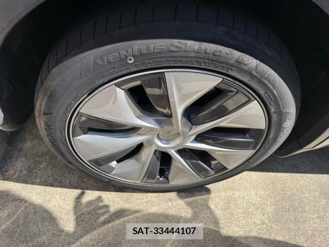 Tesla MODEL Y 2023-07 7226135-4
