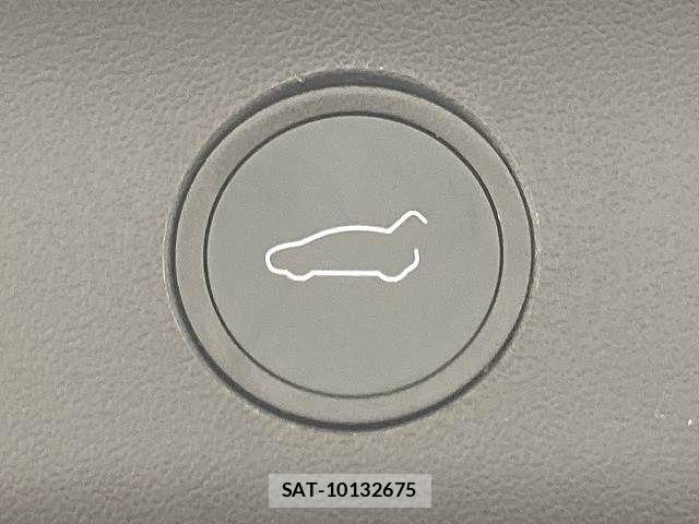 Tesla MODEL Y 2023-06 7252589-9