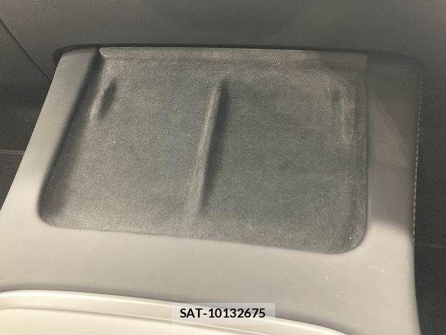 Tesla MODEL Y 2023-06 7252589-10