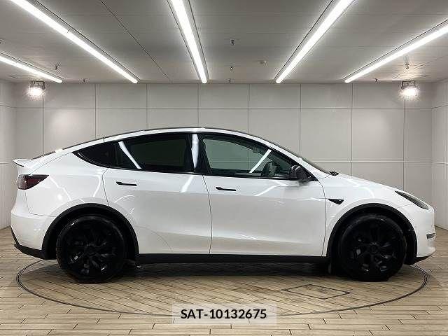 Tesla MODEL Y 2023-06 7252589-16