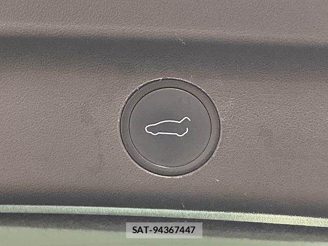 Tesla MODEL Y 2023-08 7252590-9