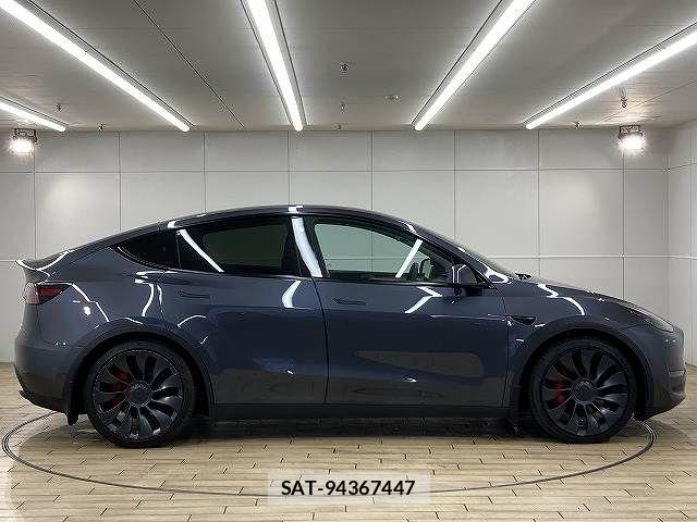 Tesla MODEL Y 2023-08 7252590-16