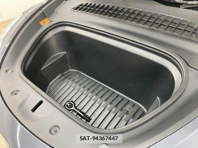 Tesla MODEL Y 2023-08 7252590-17