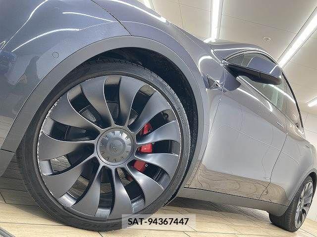 Tesla MODEL Y 2023-08 7252590-18