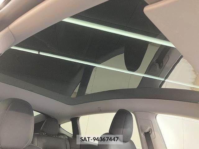 Tesla MODEL Y 2023-08 7252590-7