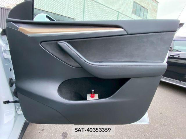 Tesla MODEL Y 2024-01 7360170-22