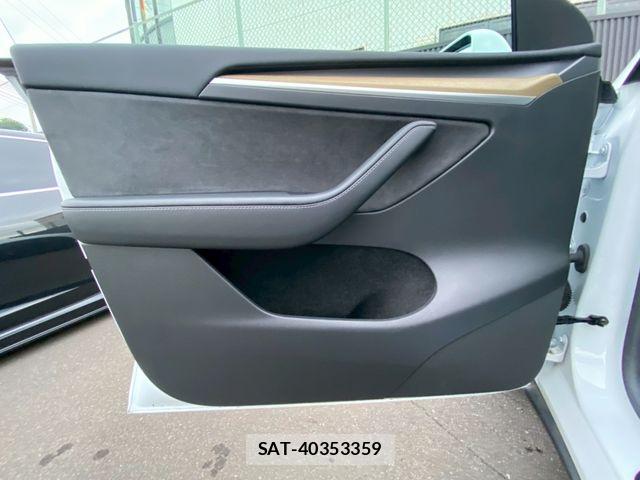 Tesla MODEL Y 2024-01 7360170-23