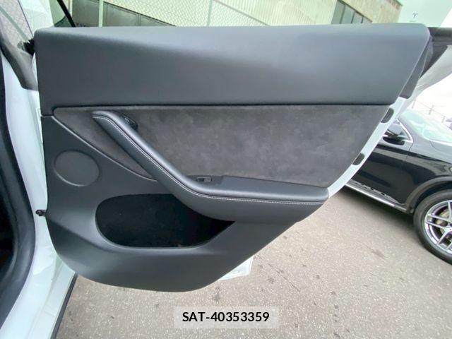 Tesla MODEL Y 2024-01 7360170-25