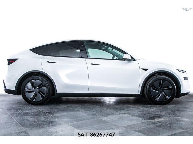 Tesla MODEL Y 2025-06 7394523-12