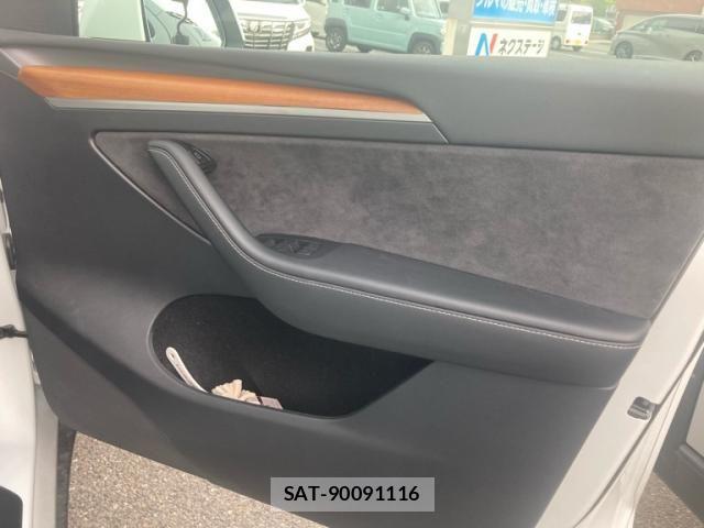 Tesla MODEL Y 2024-03 7458419-15