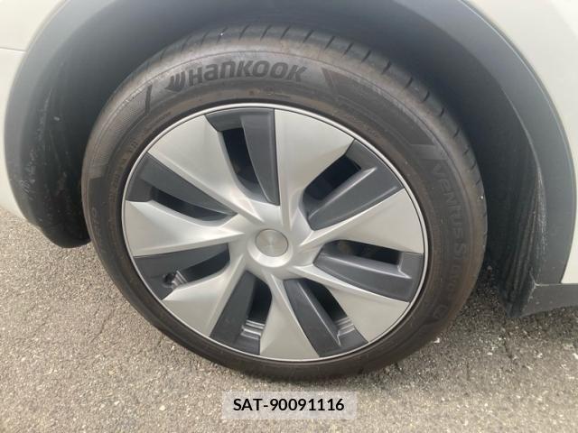 Tesla MODEL Y 2024-03 7458419-4