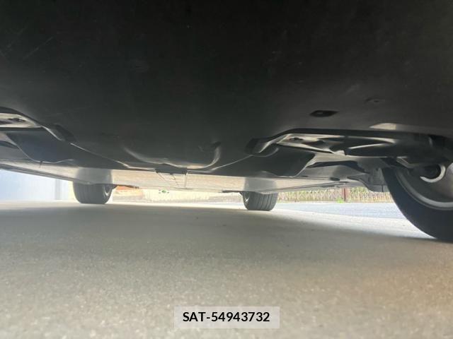 Tesla MODEL Y 2023-02 7458420-12