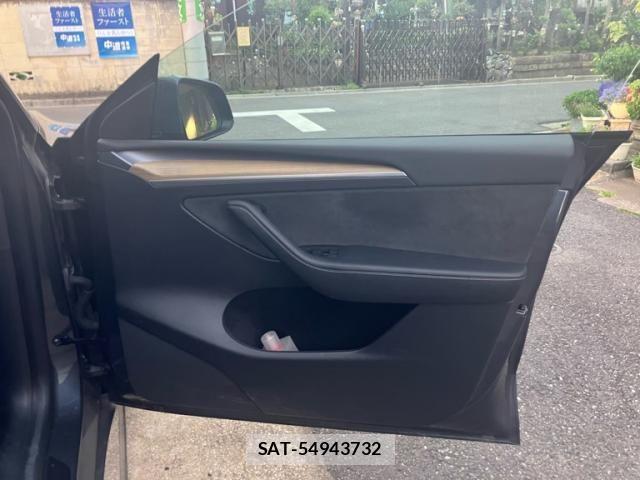 Tesla MODEL Y 2023-02 7458420-13