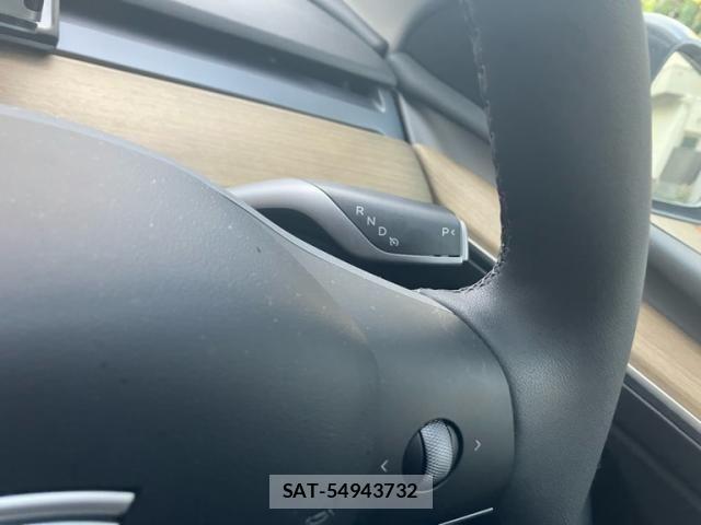 Tesla MODEL Y 2023-02 7458420-18