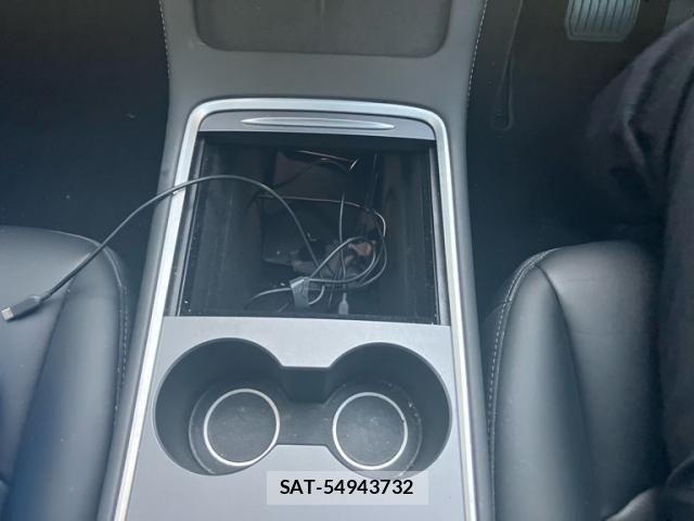 Tesla MODEL Y 2023-02 7458420-20