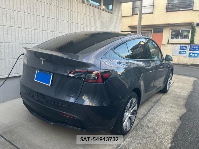 Tesla MODEL Y 2023-02 7458420-2