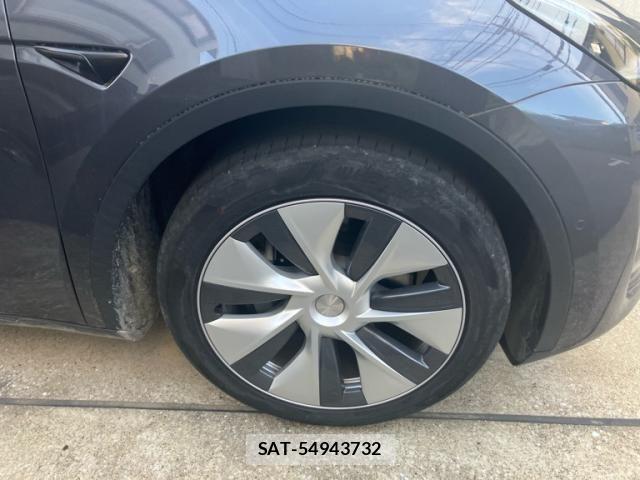 Tesla MODEL Y 2023-02 7458420-5