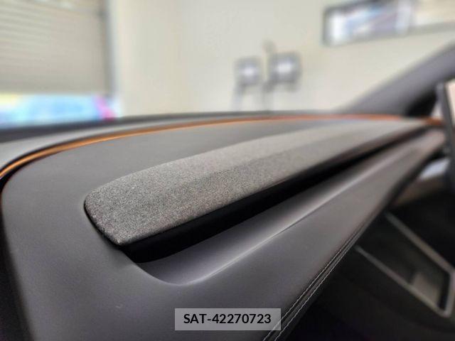 Tesla MODEL Y 2025-10 7458421-13