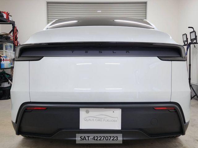 Tesla MODEL Y 2025-10 7458421-25