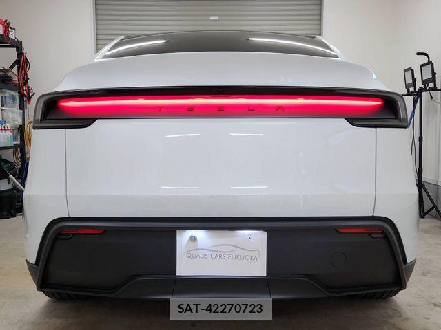 Tesla MODEL Y 2025-10 7458421-26
