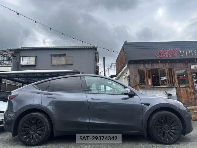 Tesla MODEL Y 2023-08 7503244-9