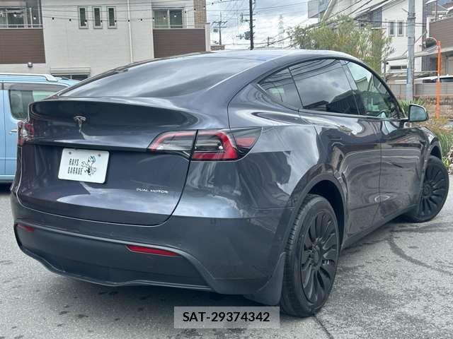Tesla MODEL Y 2023-08 7503244-13