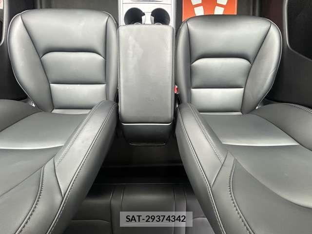 Tesla MODEL Y 2023-08 7503244-17
