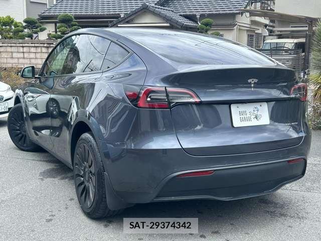 Tesla MODEL Y 2023-08 7503244-7