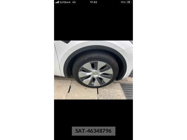 Tesla MODEL Y 2022-10 7510279-3