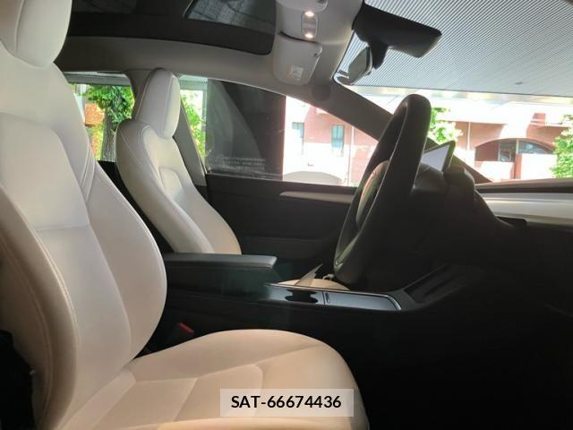 Tesla MODEL Y 2022-11 7510278-10